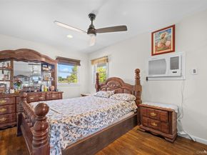 94 Phipps Lane, Plainview NY 11803