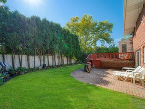 94 Phipps Lane, Plainview NY 11803