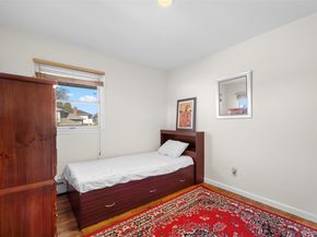 94 Phipps Lane, Plainview NY 11803