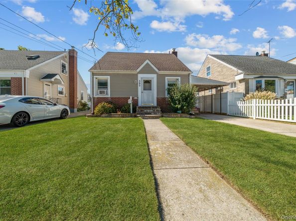 390 Locust Avenue, Uniondale NY 11553