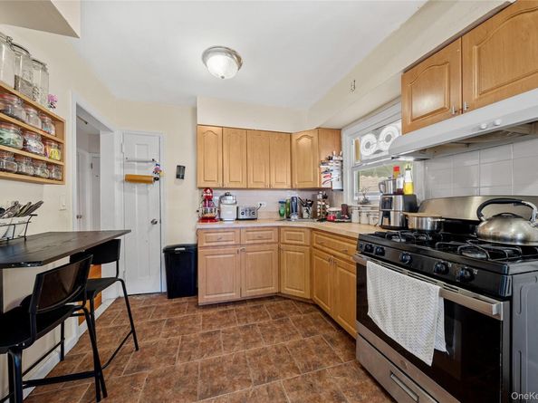 390 Locust Avenue, Uniondale NY 11553