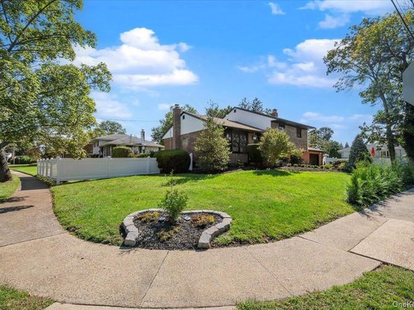 8 Barbara Lane, Jericho NY 11753