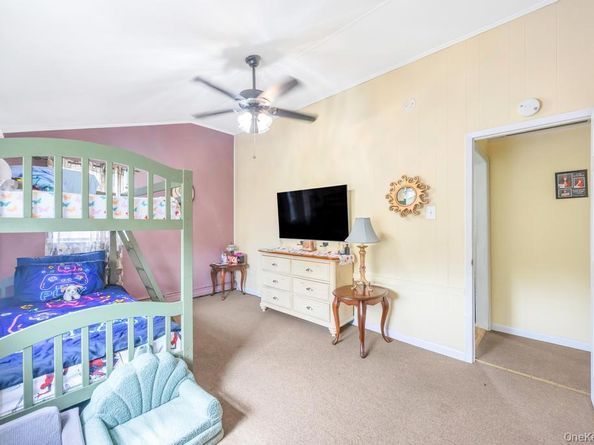 124 E 12th Street, Huntington Station NY 11746