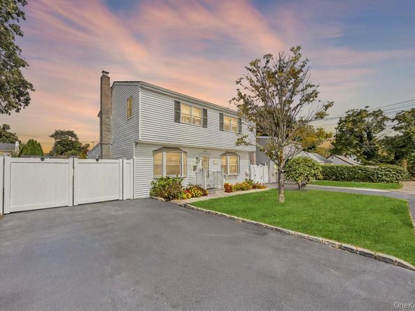 124 E 12th Street, Huntington Station NY 11746