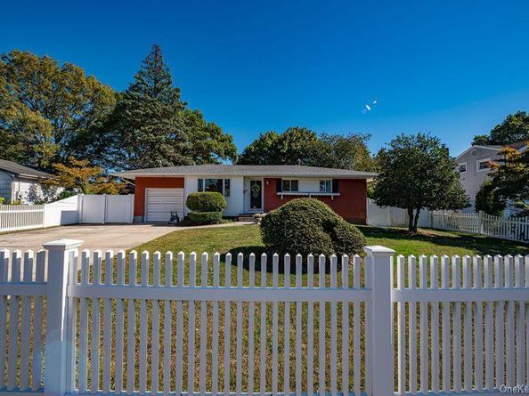 191 E. 2nd Street, Deer Park NY 11729