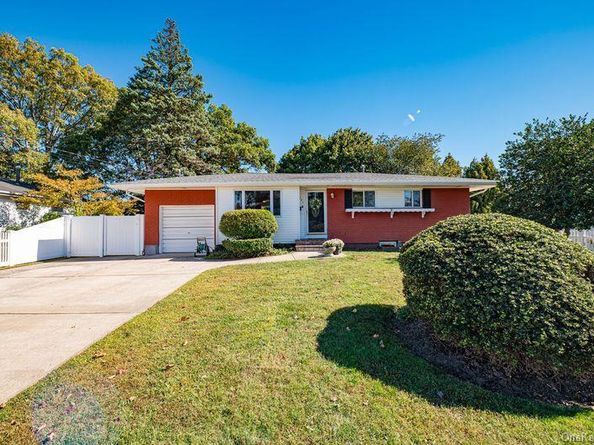 191 E. 2nd Street, Deer Park NY 11729
