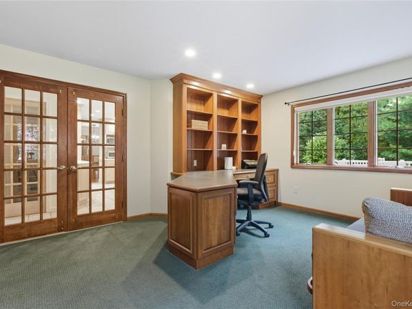 3154 Stoneleigh Court, Yorktown Heights NY 10598