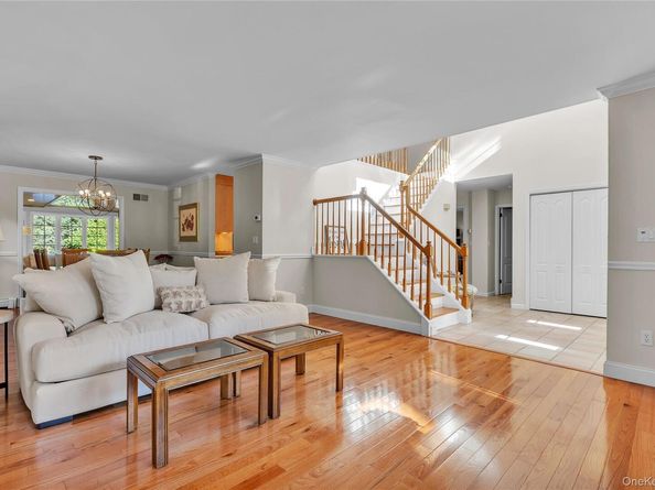 3154 Stoneleigh Court, Yorktown Heights NY 10598