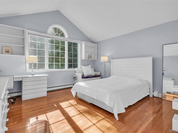 3154 Stoneleigh Court, Yorktown Heights NY 10598