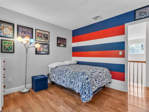 3154 Stoneleigh Court, Yorktown Heights NY 10598