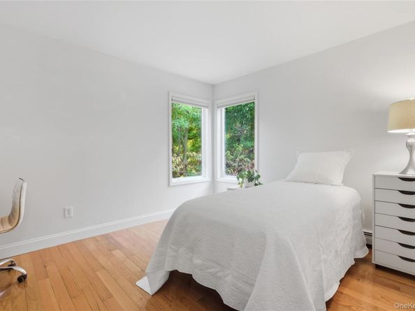 3154 Stoneleigh Court, Yorktown Heights NY 10598