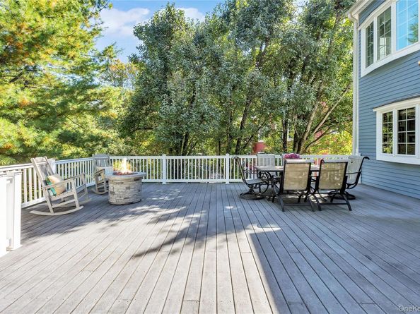 3154 Stoneleigh Court, Yorktown Heights NY 10598