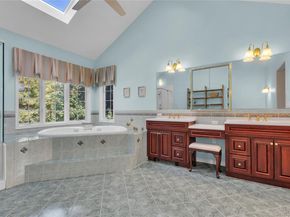 3154 Stoneleigh Court, Yorktown Heights NY 10598