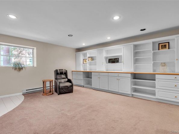 3154 Stoneleigh Court, Yorktown Heights NY 10598
