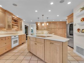 3154 Stoneleigh Court, Yorktown Heights NY 10598
