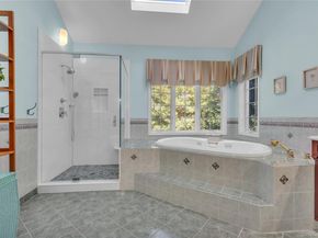 3154 Stoneleigh Court, Yorktown Heights NY 10598
