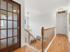 3154 Stoneleigh Court, Yorktown Heights NY 10598