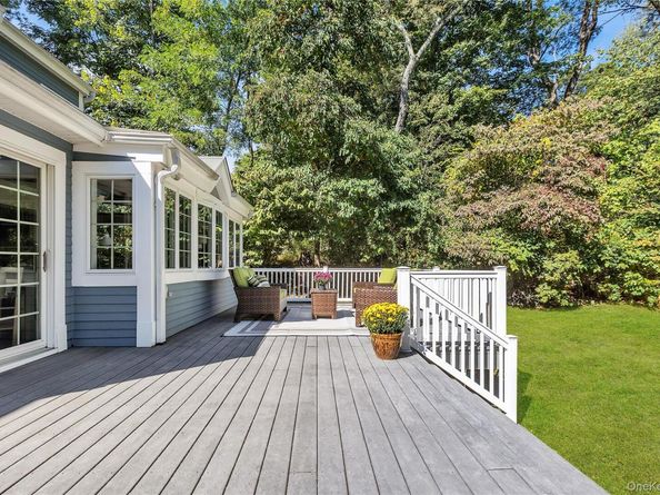 3154 Stoneleigh Court, Yorktown Heights NY 10598