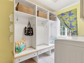 3154 Stoneleigh Court, Yorktown Heights NY 10598