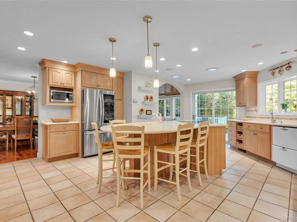 3154 Stoneleigh Court, Yorktown Heights NY 10598