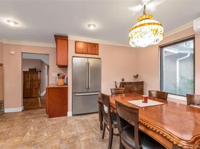 10 3rd Street, Rosedale NY 11422