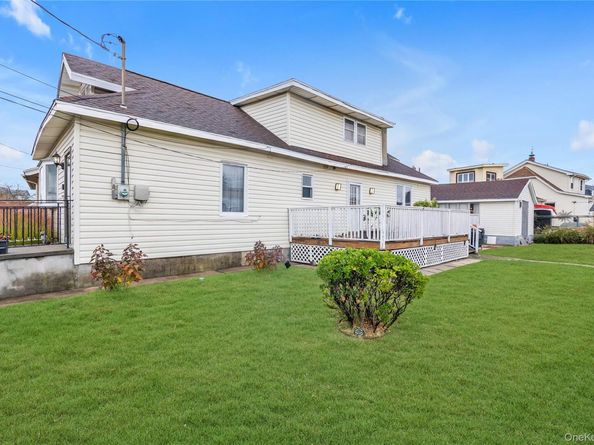 10 3rd Street, Rosedale NY 11422