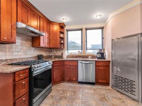 10 3rd Street, Rosedale NY 11422