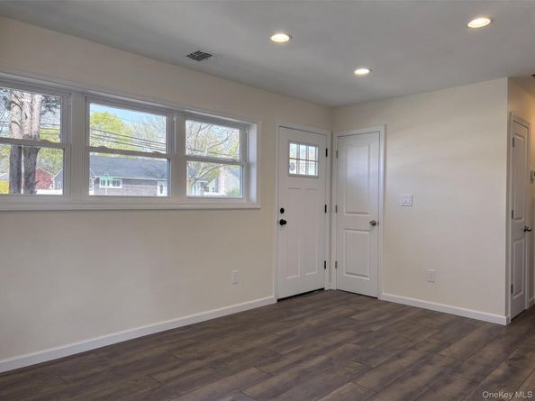3323 Great Neck Road, Amityville NY 11701