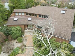 9 The Grasslands, Woodbury NY 11797