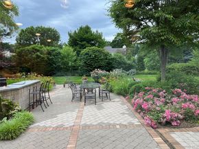 9 The Grasslands, Woodbury NY 11797