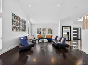 48 Westwood Court, Woodbury NY 11797