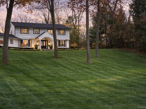 22 Peppermill Lane, Dix Hills NY 11746