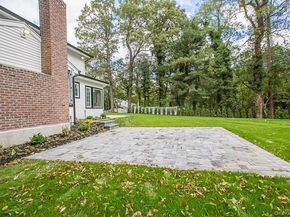 22 Peppermill Lane, Dix Hills NY 11746