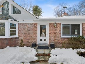 29 Squiretown Road D, Hampton Bays NY 11946