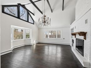 29 Squiretown Road D, Hampton Bays NY 11946