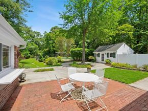 29 Squiretown Road D, Hampton Bays NY 11946