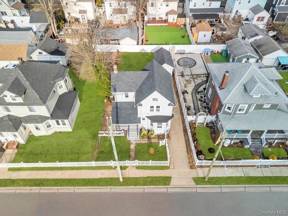 297 E Columbia Street, Hempstead NY 11550