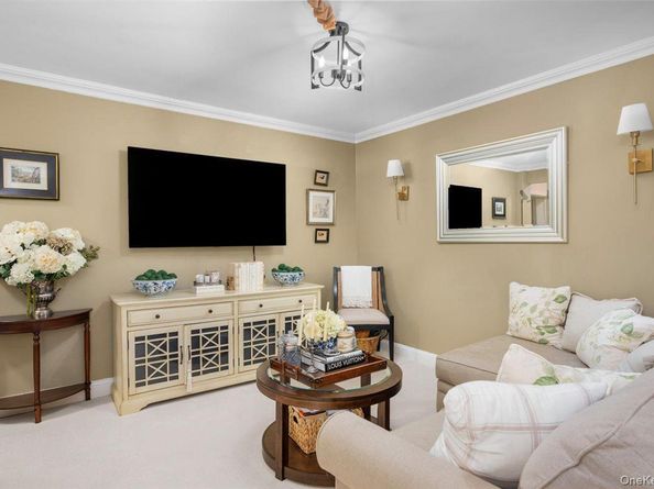 1 Bryant Crescent 2A, White Plains NY 10605