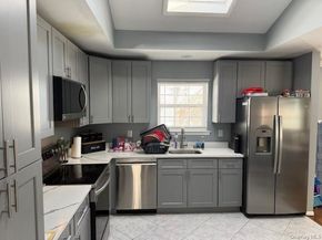 7 Horseshoe Drive, Holbrook NY 11741
