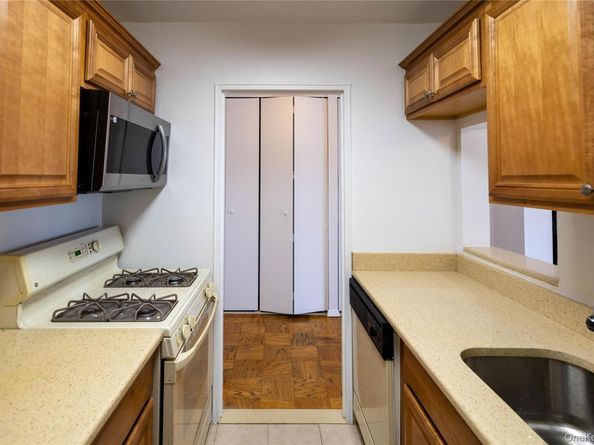 1874 Pelham Parkway S 3B, Bronx NY 10461