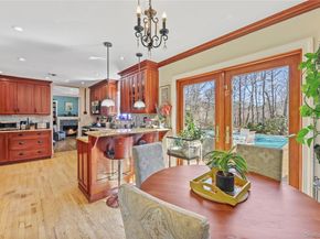 17 Jennifer Path, Westhampton Beach NY 11978