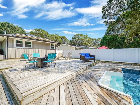 370 Whittier Drive, Mastic Beach NY 11951