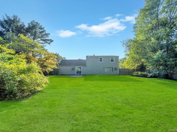 75 White Pine Way, Medford NY 11763