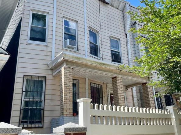 558 E 34th Street, Brooklyn NY 11203