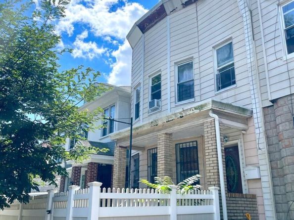 558 E 34th Street, Brooklyn NY 11203
