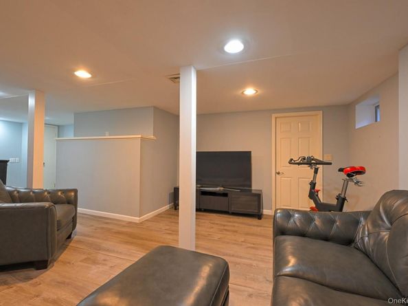 115 Taft Crescent, Centerport NY 11721