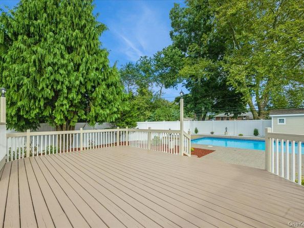 120 Seaman Road, Jericho NY 11753
