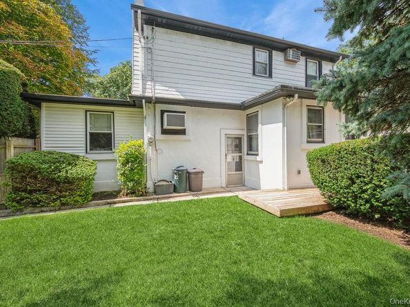 324 Linden Place, Westbury NY 11590