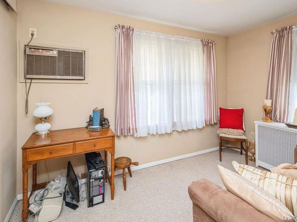 324 Linden Place, Westbury NY 11590