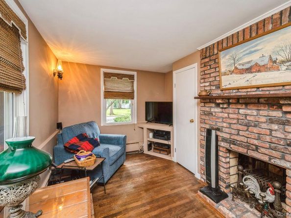 324 Linden Place, Westbury NY 11590